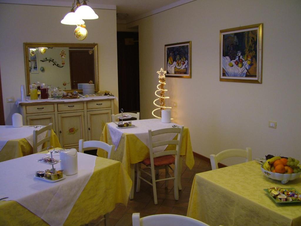 Bb Mambrotta Guest House San Martino Buon Albergo Exterior photo