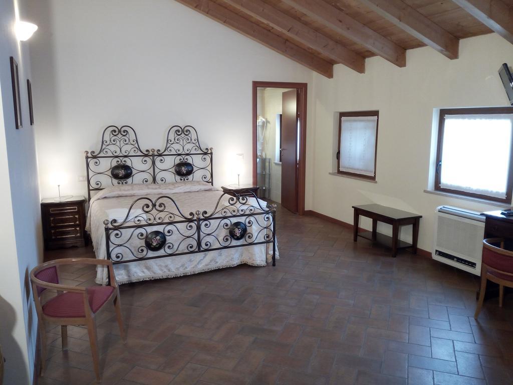 Bb Mambrotta Guest House San Martino Buon Albergo Exterior photo