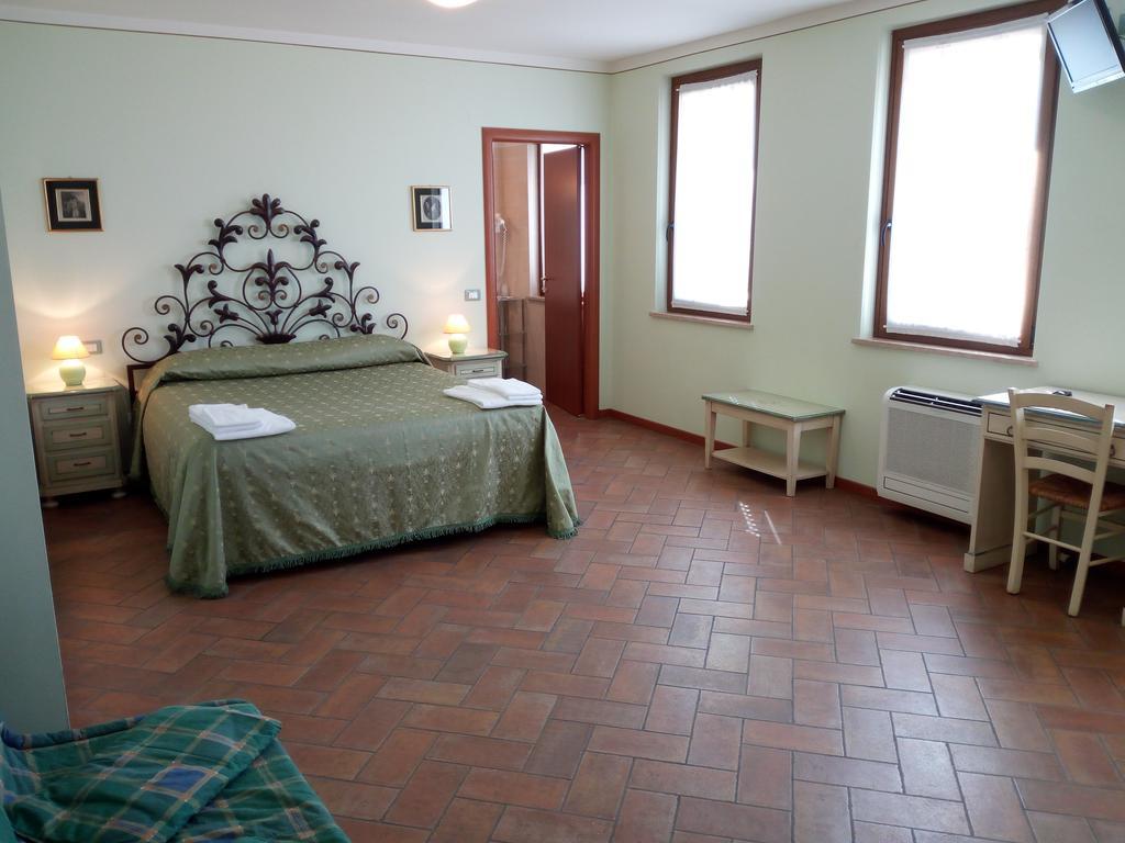 Bb Mambrotta Guest House San Martino Buon Albergo Exterior photo