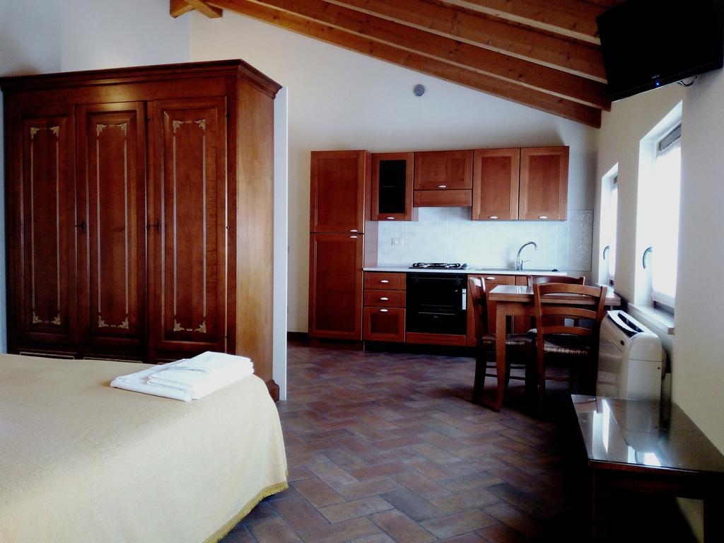 Bb Mambrotta Guest House San Martino Buon Albergo Exterior photo
