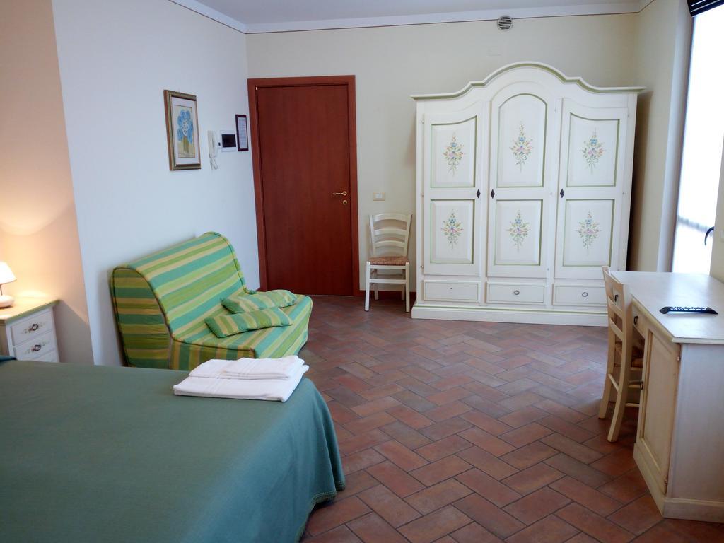 Bb Mambrotta Guest House San Martino Buon Albergo Exterior photo